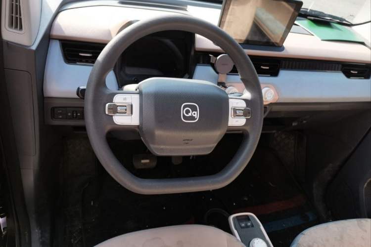 Used Chery QQ Ice Cream 2024 Edition Youth Version 205km Sundae Interior 2