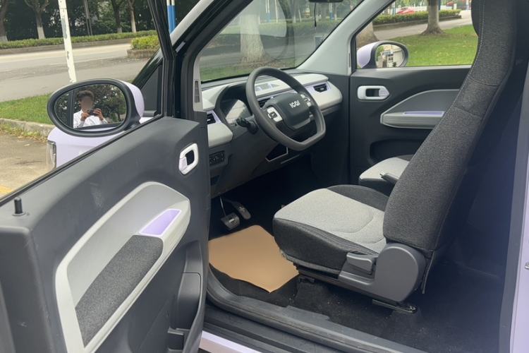Used Chery QQ Ice Cream 2024 170km Milkshake Interior 2