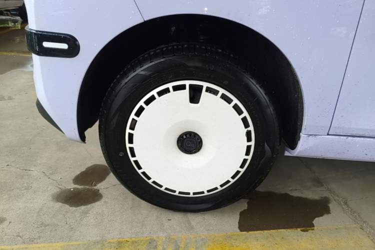 Used Chery QQ Ice Cream 2024 Edition Youth Version 205km Sundae Left Front Wheel Hub