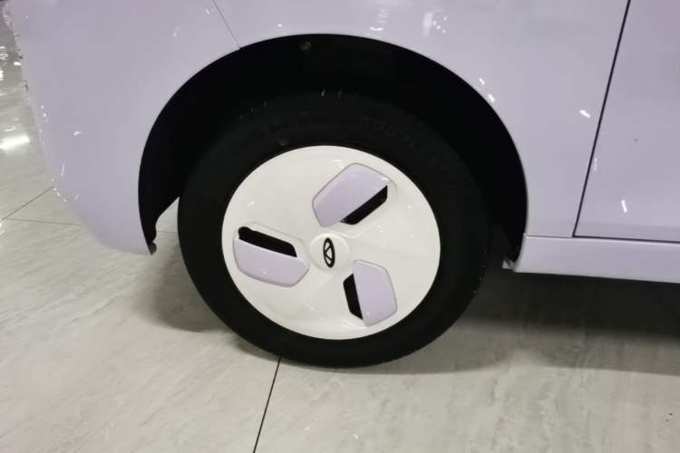 Used Chery QQ Ice Cream 2024 120km Milkshake Left Front Wheel Hub
