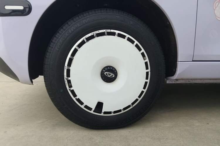 Used Chery QQ Ice Cream 2024 170km Sundae + Left Front Wheel Hub