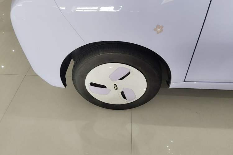 Used Chery QQ Ice Cream 2024 170km Milkshake Left Front Wheel Hub