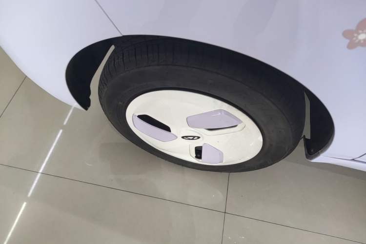 Used Chery QQ Ice Cream 2024 170km Milkshake Left Front Wheel Hub