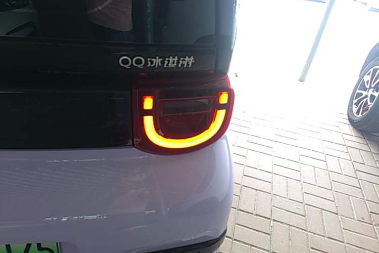 Used Chery QQ Ice Cream 2024 Edition Youth Version 205km Sundae Right Rear Taillight