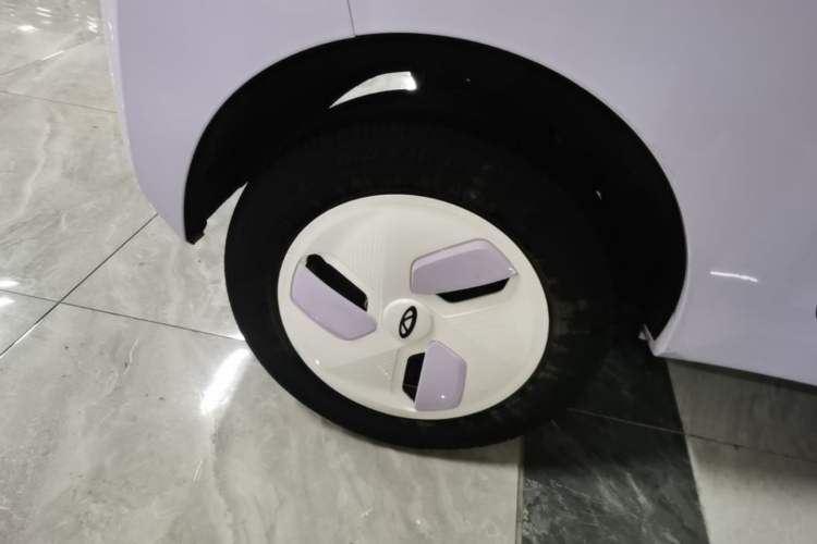 Used Chery QQ Ice Cream 2024 120km Milkshake Right Rear Wheel Hub