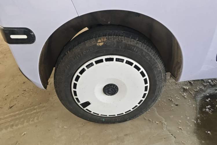 Used Chery QQ Ice Cream 2024 Edition Youth Version 205km Sundae Right Rear Wheel Hub