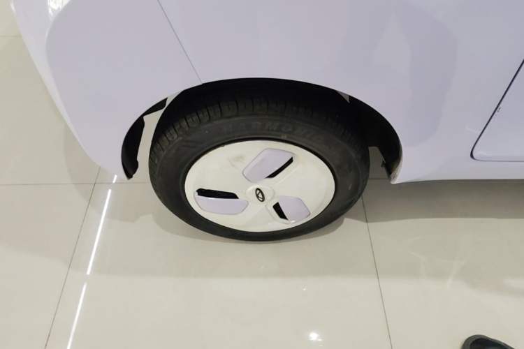 Used Chery QQ Ice Cream 2024 170km Milkshake Right Rear Wheel Hub