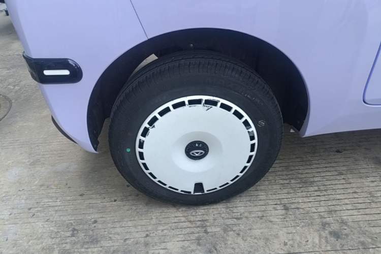 Used Chery QQ Ice Cream 2024 170km Sundae Right Rear Wheel Hub