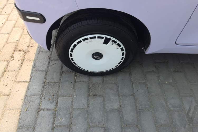 Used Chery QQ Ice Cream 2024 205km Sundae Right Rear Wheel Hub