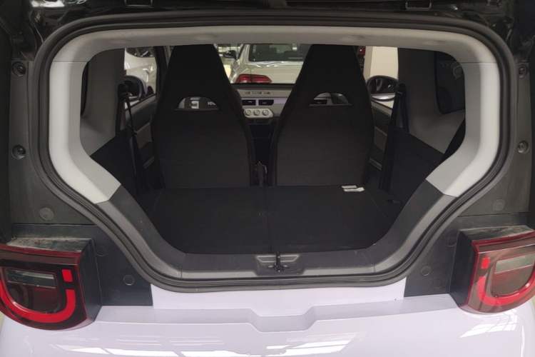 Used Chery QQ Ice Cream 2024 170km Milkshake Trunk