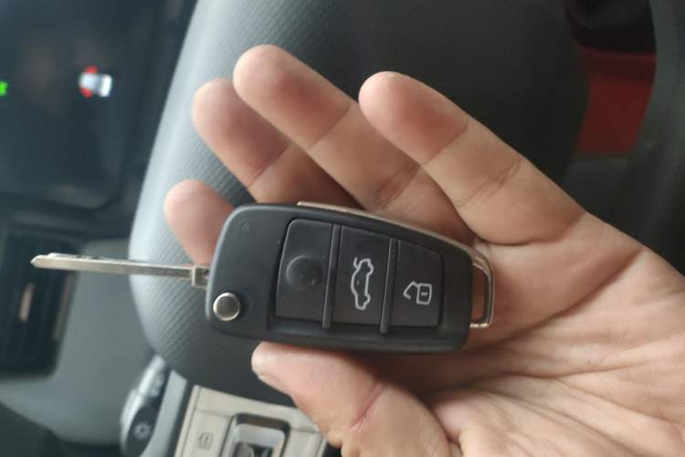 Used Chery QQ Ice Cream 2024 Edition Youth Version 205km Sundae Interior 1