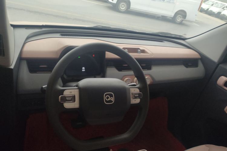 Used Chery QQ Ice Cream 2024 Edition Youth Version 205km Sundae Interior 2
