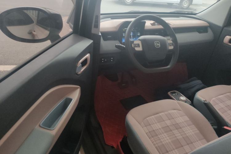 Used Chery QQ Ice Cream 2024 Edition Youth Version 205km Sundae Interior 3