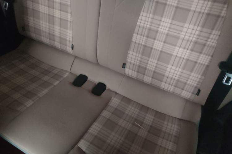 Used Chery QQ Ice Cream 2024 Edition Youth Version 205km Sundae Interior 4