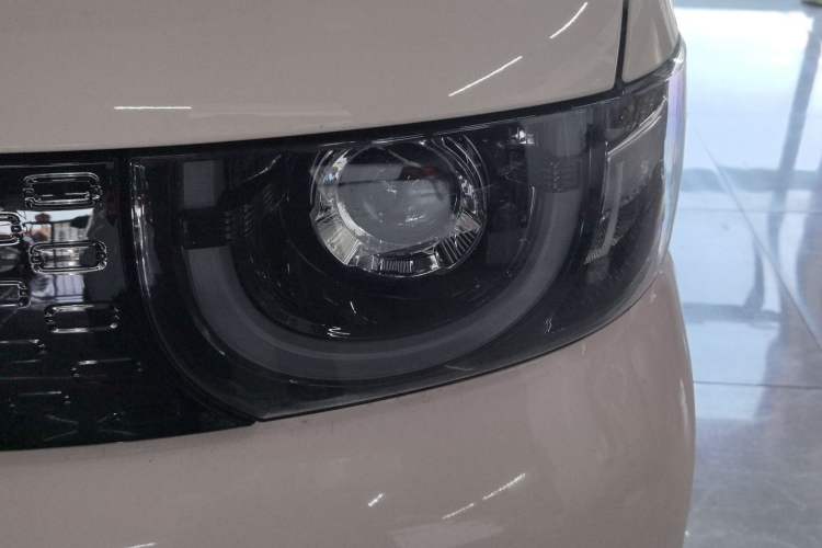 Used Chery QQ Ice Cream 2024 Edition Youth Version 205km Sundae Left Front Headlight