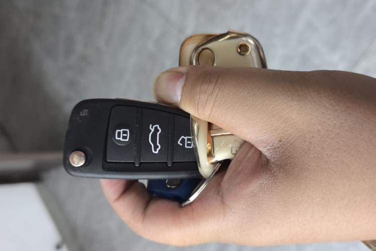 Used Chery QQ Ice Cream 2024 Edition Youth Version 205km Sundae Vehicle Key