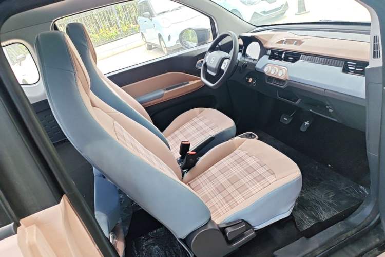 Used Chery QQ Ice Cream 2024 Edition Youth Version 205km Sundae Right Front Seat