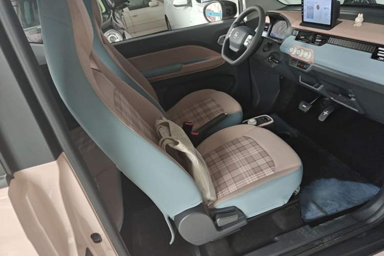 Used Chery QQ Ice Cream 2024 Edition Youth Version 205km Sundae Right Front Seat