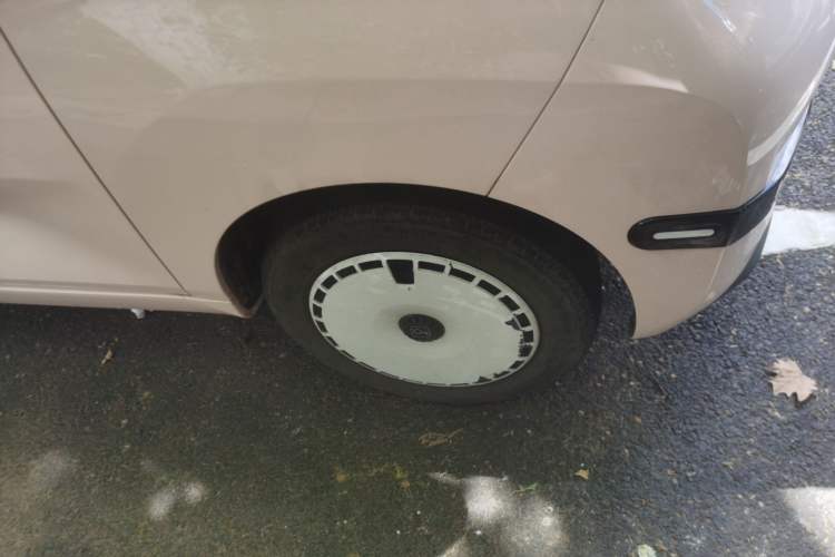 Used Chery QQ Ice Cream 2024 Edition Youth Version 205km Sundae Right Front Wheel Hub