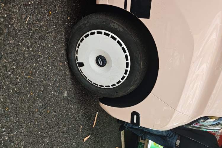 Used Chery QQ Ice Cream 2024 170km Sundae Right Front Wheel Hub