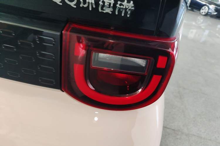 Used Chery QQ Ice Cream 2024 Edition Youth Version 205km Sundae Right Rear Taillight