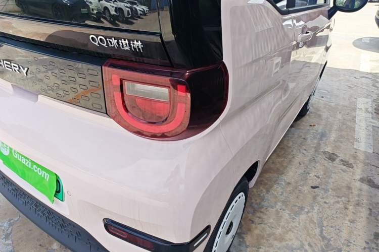 Used Chery QQ Ice Cream 2024 Edition Youth Version 205km Sundae Right Rear Taillight