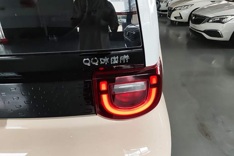 Used Chery QQ Ice Cream 2024 Edition Youth Version 205km Sundae Right Rear Taillight