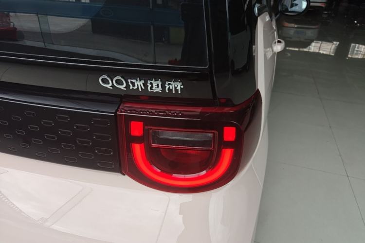 Used Chery QQ Ice Cream 2024 Edition Youth Version 205km Sundae Right Rear Taillight