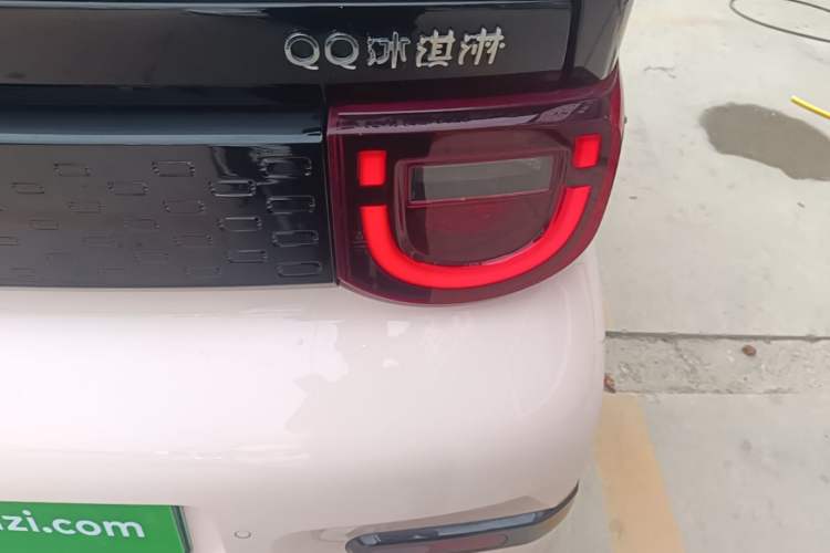 Used Chery QQ Ice Cream 2024 Edition Youth Version 205km Sundae Right Rear Taillight