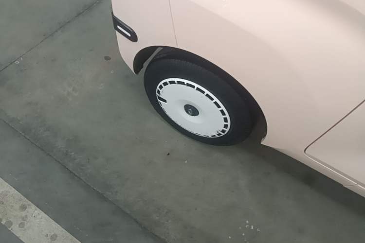 Used Chery QQ Ice Cream 2024 170km Sundae Right Rear Wheel Hub