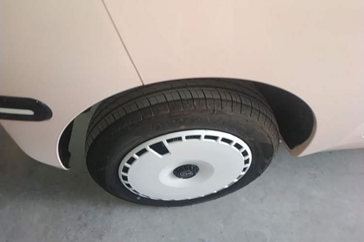 Used Chery QQ Ice Cream 2024 Edition Youth Version 205km Sundae Right Rear Wheel Hub