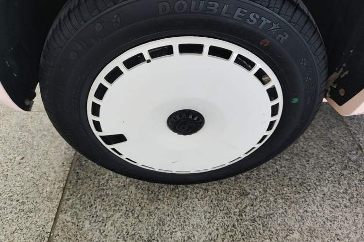 Used Chery QQ Ice Cream 2024 Edition Youth Version 205km Sundae Right Rear Wheel Hub