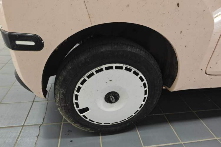 Used Chery QQ Ice Cream 2024 Restyled 170 km Sundae Right Rear Wheel Hub