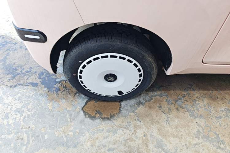 Used Chery QQ Ice Cream 2024 Edition Youth Version 205km Sundae Right Rear Wheel Hub