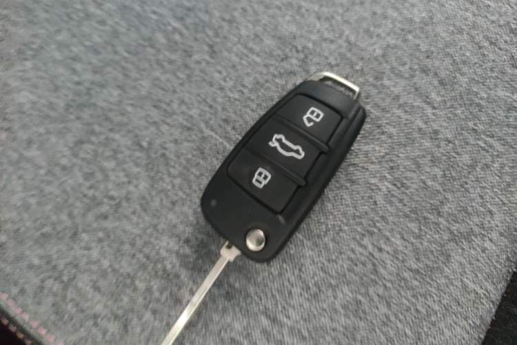 Used Chery QQ Ice Cream 2024 170km Milkshake Vehicle Key