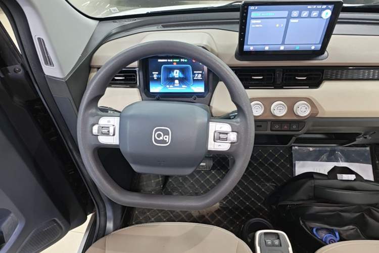 Used Chery QQ Ice Cream 2024 Edition Youth Version 205km Sundae Audio And AC Panel