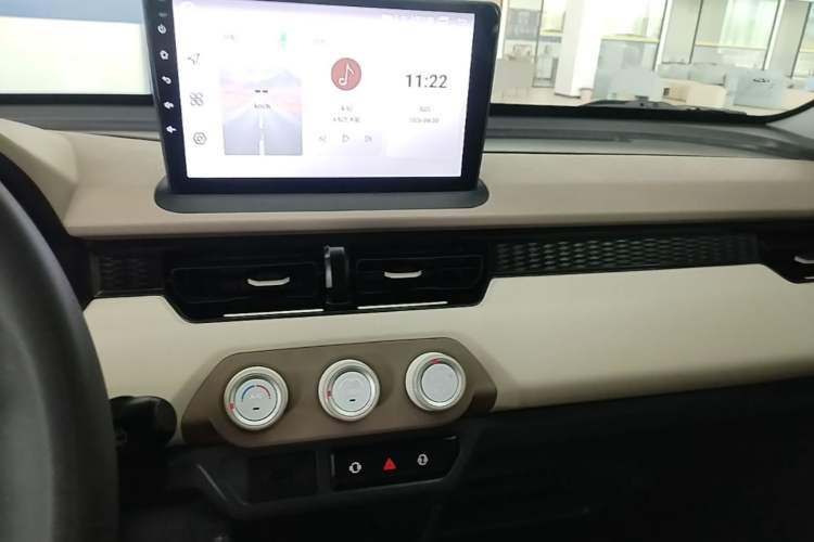Used Chery QQ Ice Cream 2024 Edition Youth Version 205km Sundae Audio And AC Panel