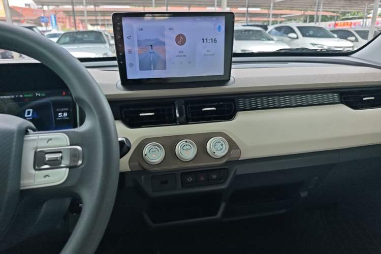 Used Chery QQ Ice Cream 2024 Edition Youth Version 205km Sundae Audio And AC Panel