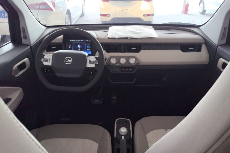 Used Chery QQ Ice Cream 2024 Edition Youth Version 205km Sundae Center Console
