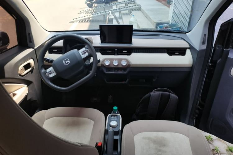 Used Chery QQ Ice Cream 2024 Edition Youth Version 205km Sundae Center Console
