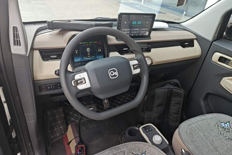 Used Chery QQ Ice Cream 2024 Edition Youth Version 205km Sundae Center Console