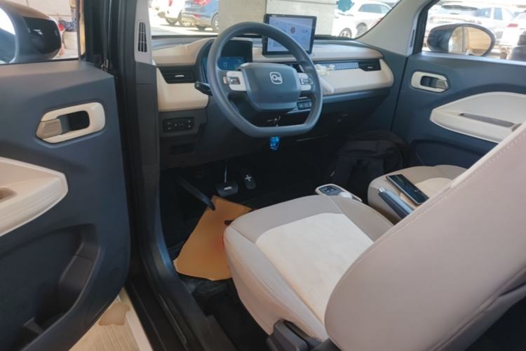 Used Chery QQ Ice Cream 2024 Edition Youth Version 205km Sundae Center Console