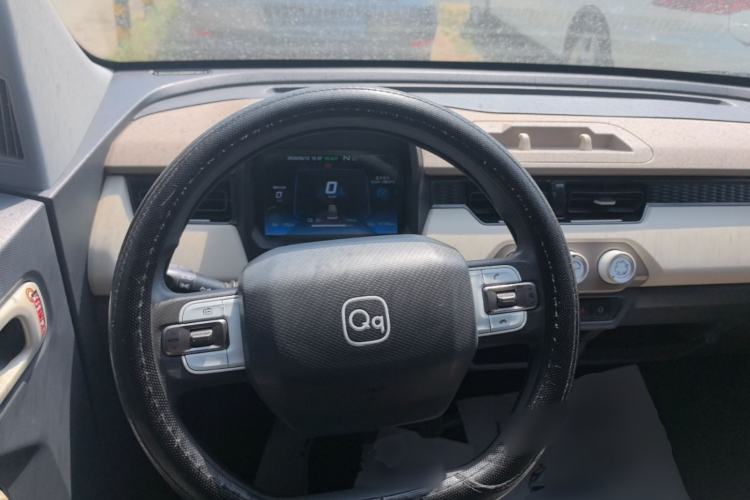 Used Chery QQ Ice Cream 2024 Youth Edition 205km Milkshake Center Console