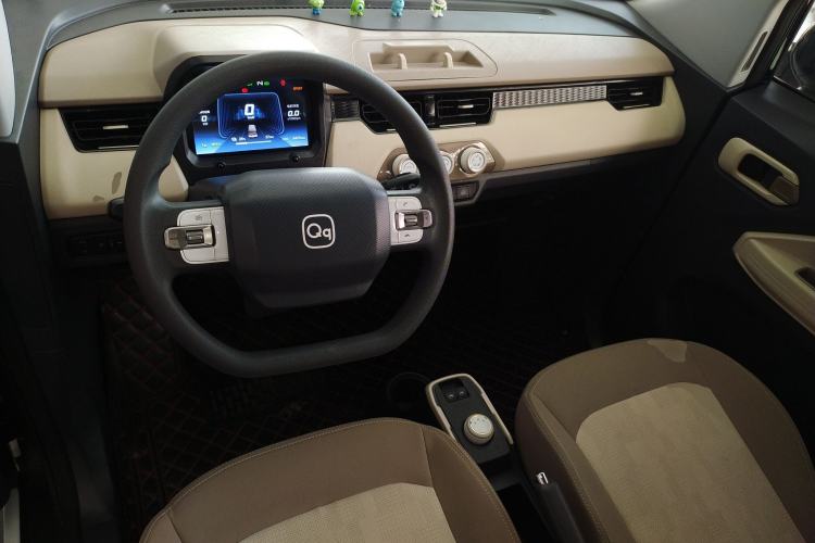 Used Chery QQ Ice Cream 2024 Edition Youth Version 205km Sundae Center Console