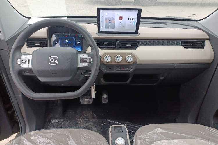 Used Chery QQ Ice Cream 2024 Edition Youth Version 205km Sundae Center Console
