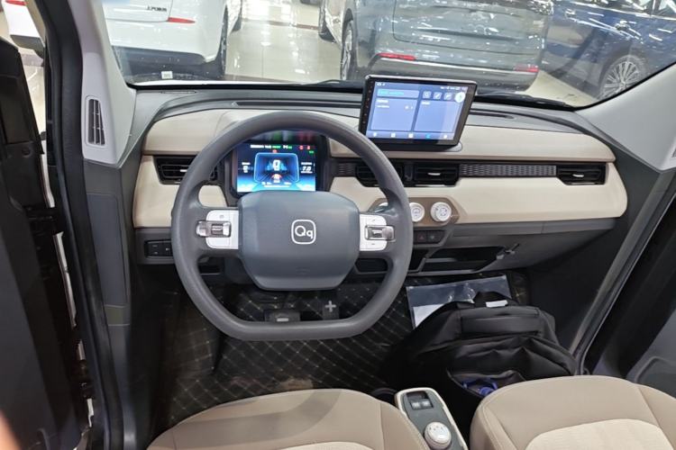 Used Chery QQ Ice Cream 2024 Edition Youth Version 205km Sundae Center Console