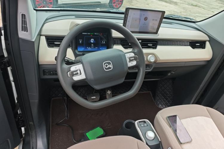Used Chery QQ Ice Cream 2024 Edition Youth Version 205km Sundae Center Console
