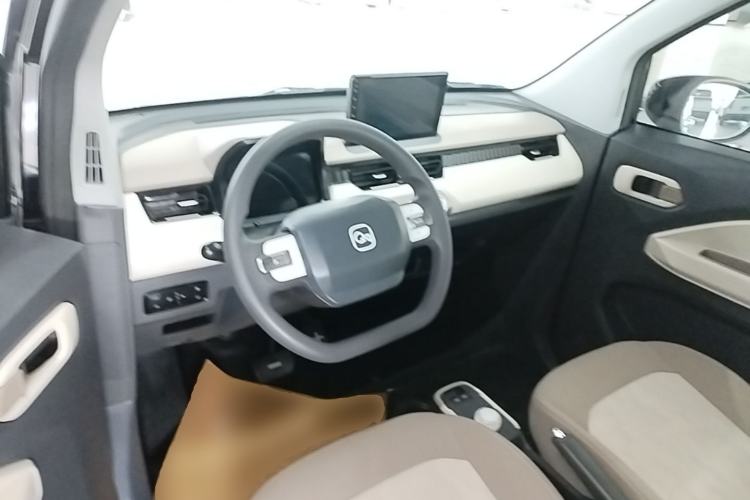 Used Chery QQ Ice Cream 2024 Edition Youth Version 205km Sundae Center Console