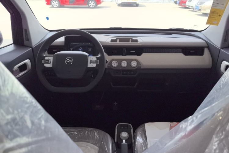 Used Chery QQ Ice Cream 2024 Edition Youth Version 205km Sundae Center Console