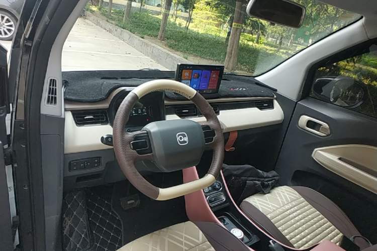 Used Chery QQ Ice Cream 2024 120km Milkshake Center Console